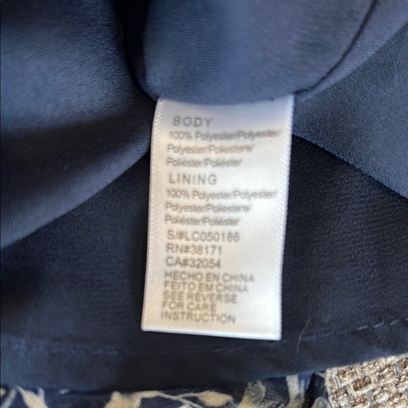 Chic Blue Floral V-Neck Dress - Picture 9 of 10